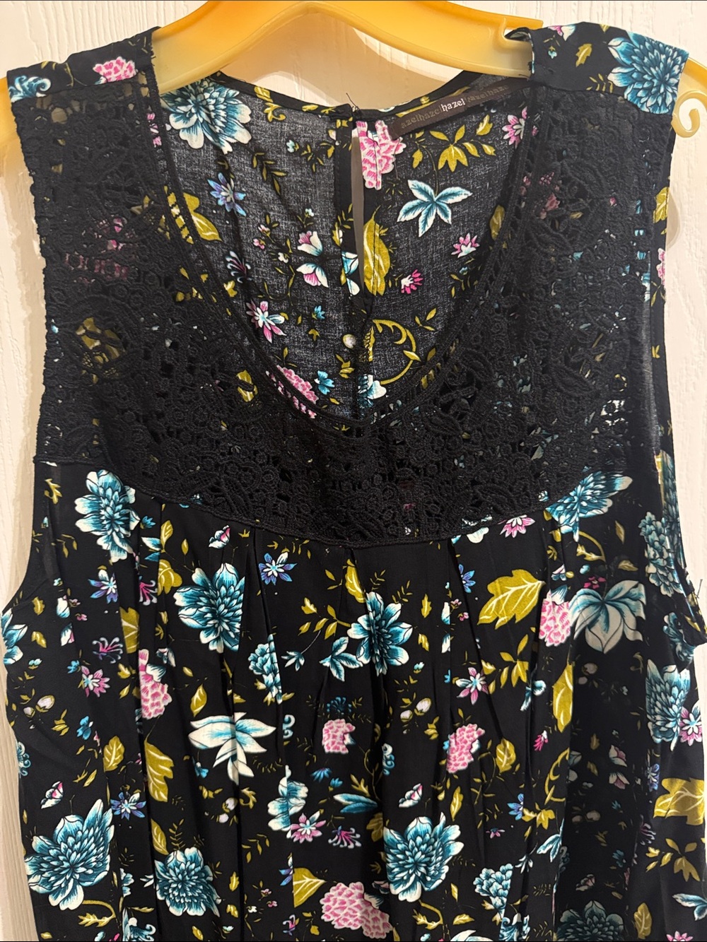 Hazel Black Floral Sleeveless Crocheted Trim Neckline Women’s XL Flowy Shirt Top - Picture 3 of 10